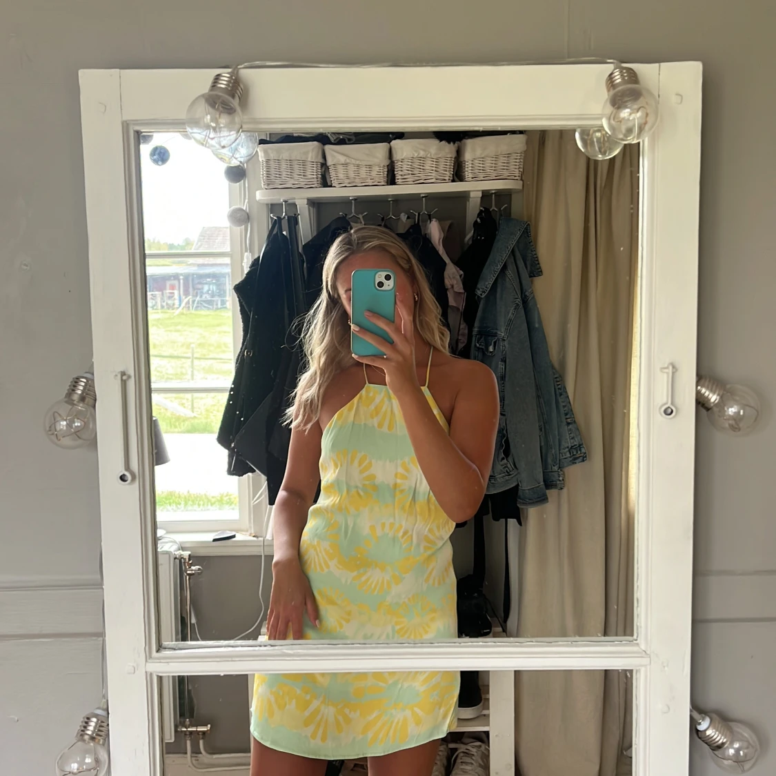 Klänning i satin  - 91