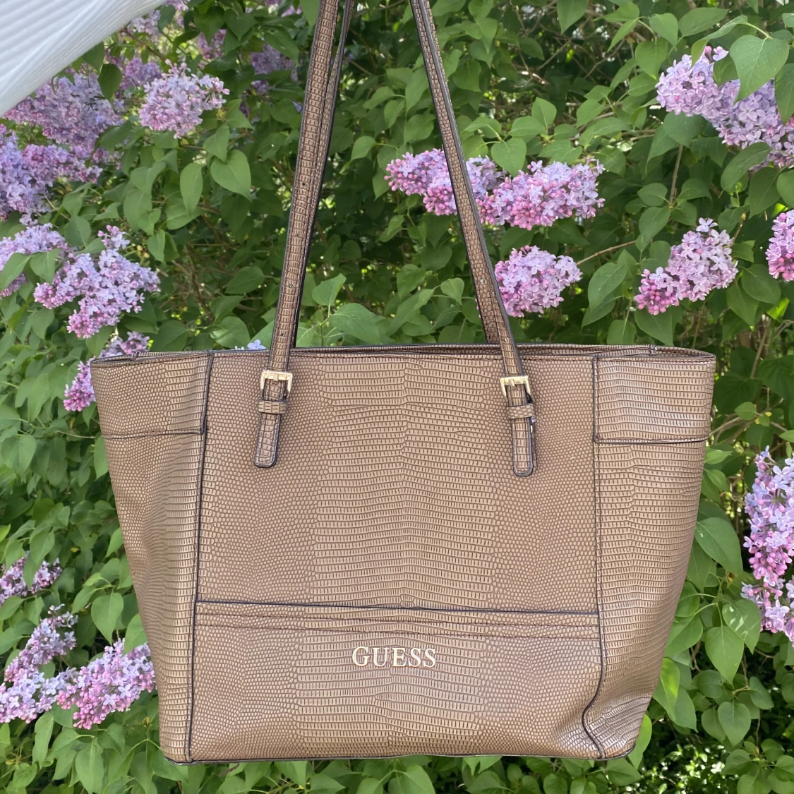 Guess handväska - 90