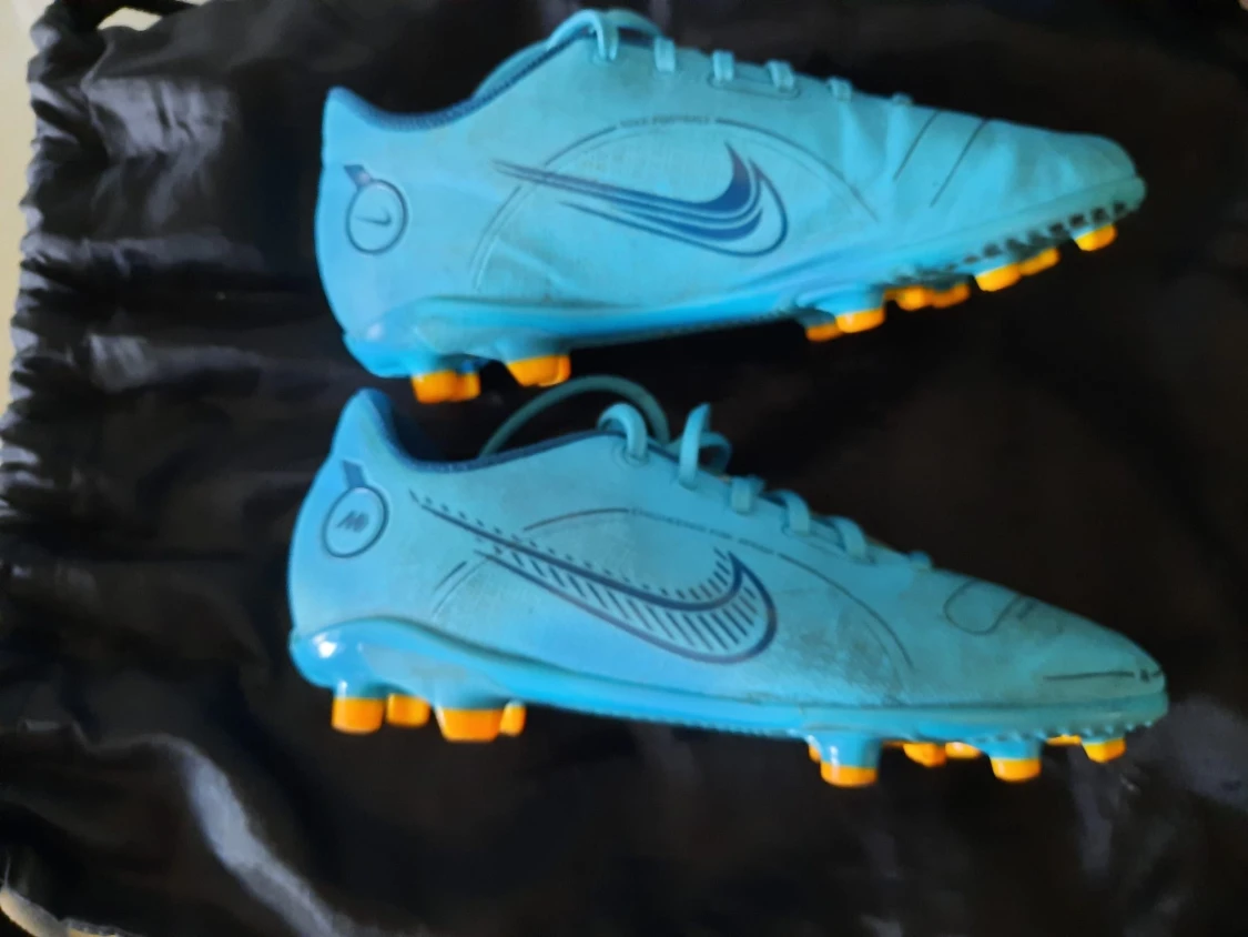 Fotbolsskor - 90