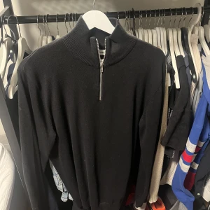 Jack and Jones  - Jack and Jones tröja. Helt oanvända i storlek M. Säljes för 250kr 