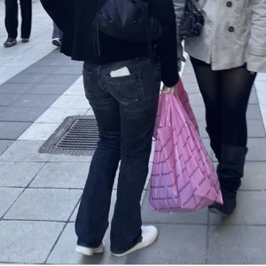 Ltb jeans  - Intressekoll på mina fina Ltb jeans då de aldrig kommer till användning längre, användna men i jättebra skick 🫶🏻 Kan tänka mig sänka priset vid snabb affär 😁 Den andra bilden är lånad, dom andra två är mina!!!