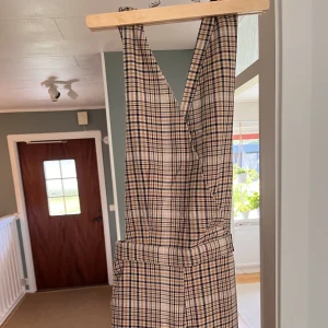 Byxdress  - Byxdress som blivit för liten 🥰