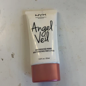 Primer - Primer ifrån nyx, endast testad så den är som ny! Ny pris 209kr mitt pris 89kr(betala inte med köp nu, frakt 15kr)