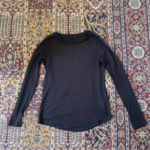 stickad långärmad - stickad långärmad från gina i bra skick