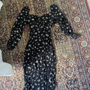 klänning - använd 1 gång! köpt på zalando för 2 år sen