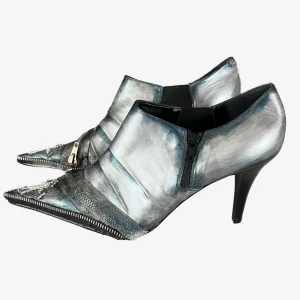 Designade klackskor  - Säljer nu mina egen designade klackskor! One of a kind och Tog ca 2 dagar att göra🪩🌟