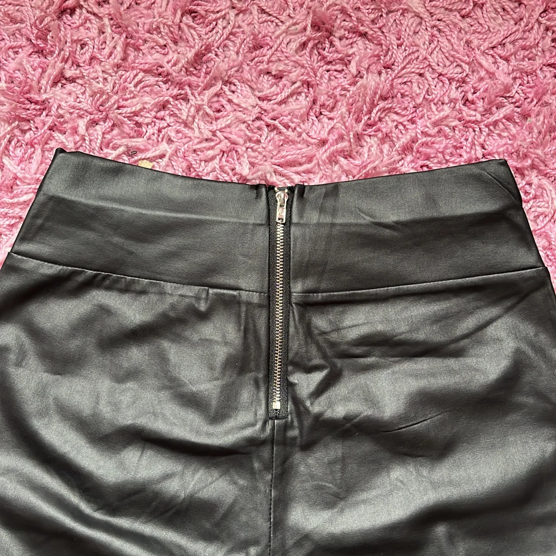 Skinbyxor i fake skin - 91