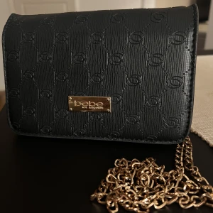 Bebe väska - Söt liten väska som jag har inte har en användning av. Den har används många gånger. 