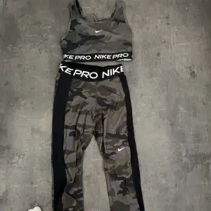 Nike träningsset storlek xs, militär färgat, älskar men kommer tyvärr inte till användning ❤️‍🔥