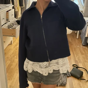 Åhléns jacka  - Säljer min oanvända Åhléns jacka i storlek Xs / nypris 599kr