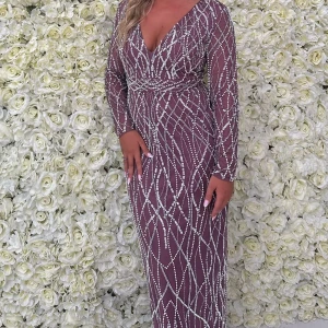 Balklänning - Klänningen är använd en gång. Storlek 34 