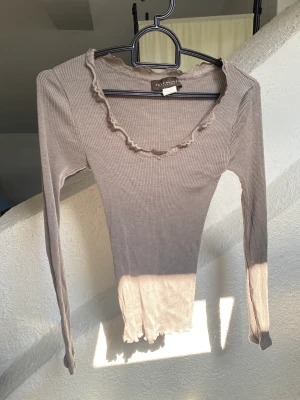 Långärmad topp - Långärmad topp från rosemunde Copenhagen. Aldrig använd. Storlek M men liten i storlek. Dm vid frågor💞 