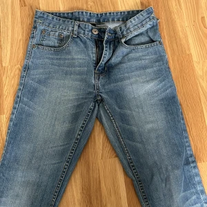 Low waist jeans - jättesnygga lågmidjade jeans i storlek 36