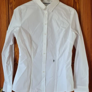 Oanvänd skjorta - Oanvänd skjorta från seidensticker. Snygg modell, gjord i bomull.