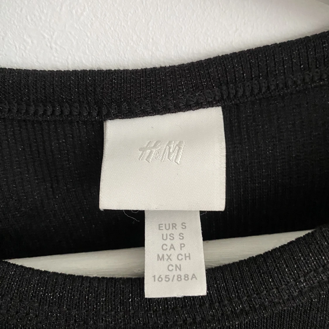 Svartglittrig crop top - 91