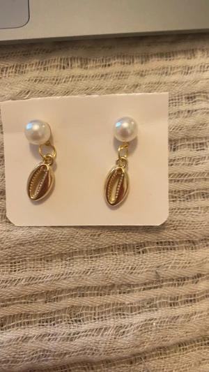 Egengjorda örhängen  - Superfina egengjorda örhängen❤️dessa kostar 69kr 