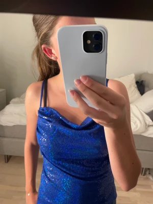 GLITTRIG TOPP 💎 💙 - En glittrig topp andvänd en gång 