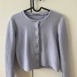 Drömmig kofta - Superfin ljusblå/lila kofta från Zara!⭐️⭐️⭐️