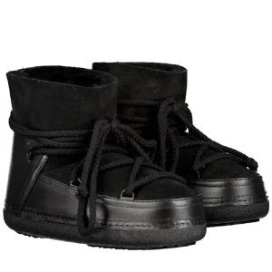 Inunikki  - Säljer dessa inunikkis för 1300, har boxen kvar. Kan mötas upp i stocholm, Skulle säga det är knappt använda och i storlek 39❤️