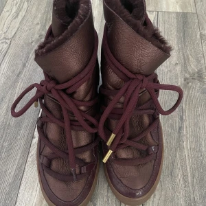 Inuikii kilklack skor - Fodrade skor med kilklack. Nypris ca 3000 kr