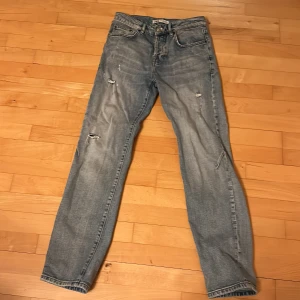 Zara straightleg strlk 38 - Lite slitna