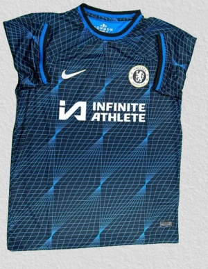 Ny fotboll shirts chealse  - Ny fotbolls tröja chealse retro m