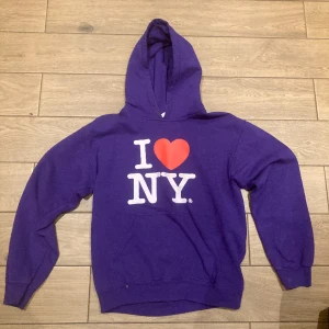 Hoodie  - Hej här är en jätte cool hoodie som inte kommer till någon användning längre ❤️