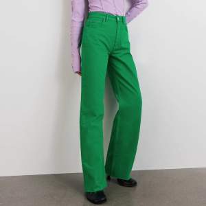 Gröna jeans från Gina Tricot, använda 2-3 gånger och säljer dem för att de har blivit för små tyvärr. :( Säljes för 100 kr <3