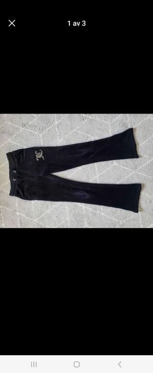 Juicy couture 134/140 - Äkta Juicy couture mjukis i strlk 134/140 barn. I mkt gint skick.