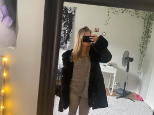 Fatima parka kappa❣️ - Säljer nu min fina Fatima parka eftersom ja nu behöver pengar! Jätte fin jacka köpte den i november❣️ Inga brister elr skador på jackan! Skriv för fler bilder❤️
