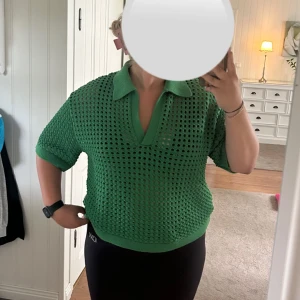 Stickat T-shirt HM - Aldrig använd. Prislapp kvar Jag är en 46/48