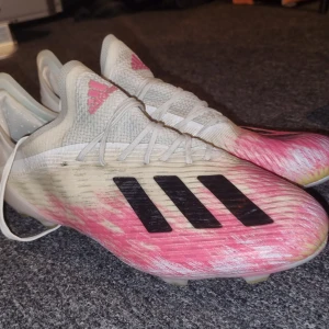 Adidas - Storlek 43,1/3