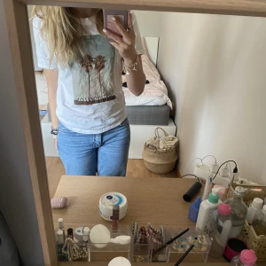 Pull & bear t-shirt  - En as cool t-shirt som inte kommer till användning men är som ny💕