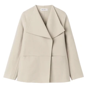 Kappa - Säljer min snygga kappa från Wera p.g.a att jag inte riktigt tycker färgen passar mig. Köpt på Åhléns för 1499kr i våras, inte mycket använd. Perfekt inför hösten!