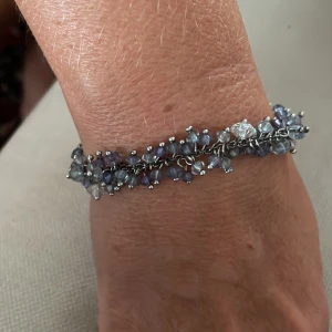 Blått armband  - Väldigt fint armband 