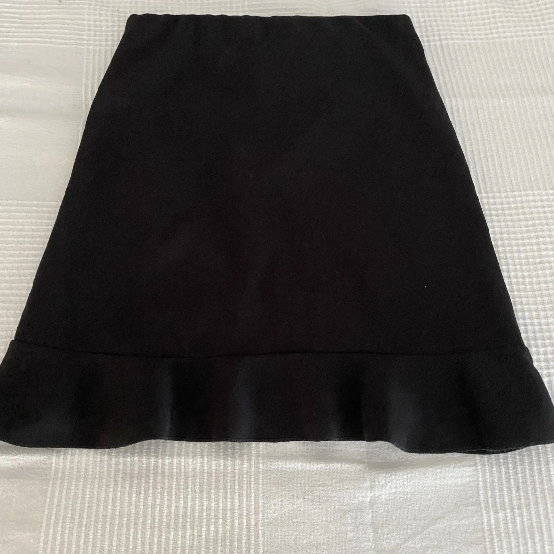 svart volang kjol - 90