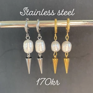 Örhängen  - Riktiga pärlor och örhänget rostar inte💓💓 frakt 15kr