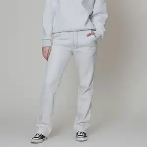LXA sweatpants i färgen Grey Melange, storlek XXS. Helt nya! Säljer pga för små. (Nypris 599kr)