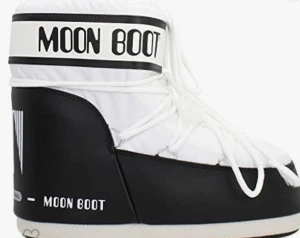  Moon boots  - Jätte fina moon boots jag köpte dem får 1500 Säljer får 650