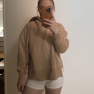 Sandfärgad Hoodie - Sandfärgad hoodie