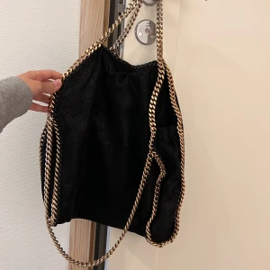 Stella McCartney  - Äkta! Ny skick! Kvitto finns! Köparen står för frakten!