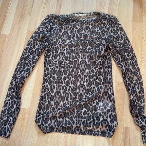 Mesh leopard tröja - Skriv om du är intresserad så kan vi diskutera pris, frakt och så vidare😊 Bara att skriva om du vill ha fler bilder