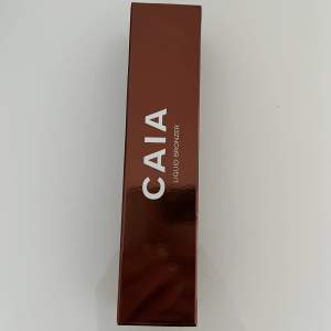Caia liquid bronzer, oanvänd & oöppnad förpackning! Färgen Cape town. Nypris 295, mitt pris 180kr + frakt!☺️