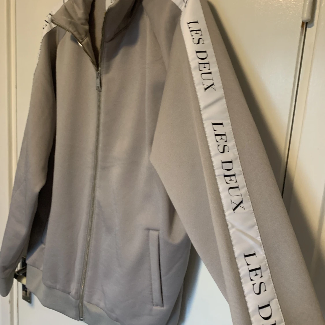 Grå track jacket från les deux - 91