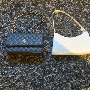 Väskor - Säljer 2 väskor 100 kr styck köpta för ungefär 200-300