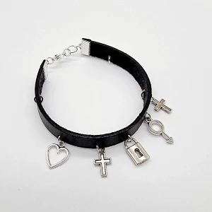 Handgjort armband  - Handgjort armband och exklusiv design. Gjord i bra kvalitet ●Material-zinklegeringar, rostfritt stål, naturligt läder. Nickel fri. Armbandslängd: 16cm, 120kr