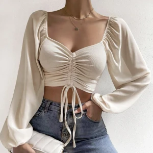 Beige Blus - En beige blus från SHEIN i storlek S, aldrig använd. Nypris 99kr