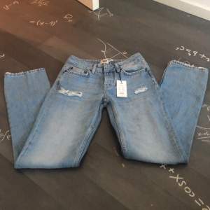 Lager 157 jeans med lappar kvar nypris 500 kr Strl xxs