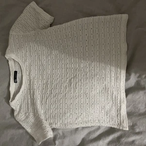 Zara T-shirt  - Den är så himla söt på och inte speciellt genomskinlig!