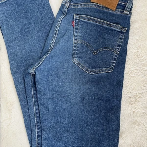 Jeans - Blå jeans i fint skick. Modell 511. Storlek 30/34.